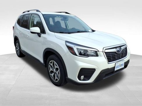 Used 2021 Subaru Forester Premium image 14