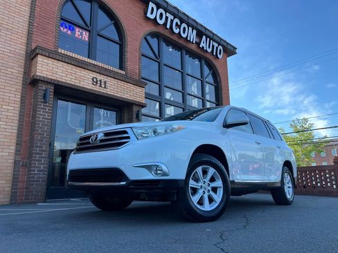 Used 2012 Toyota Highlander 4WD image 3