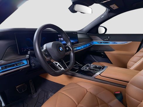 Used 2024 BMW 740i RWD image 10