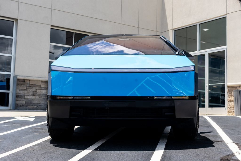 Used 2024 Tesla Cybertruck AWD Crew Cab image 4