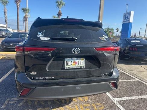 Used 2023 Toyota Highlander LE image 14