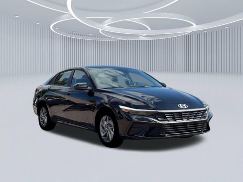 New 2026 Hyundai Elantra Hybrid FWD image 11