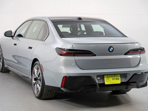 Used 2024 BMW 740i w/ Premium Package 2 RWD image 61