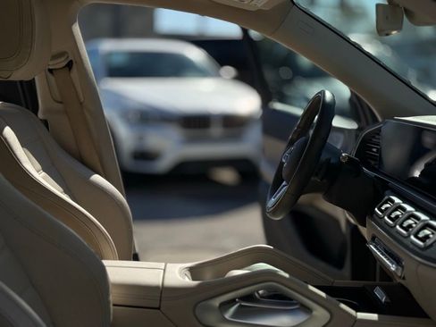 Used 2020 Mercedes-Benz GLS 450 4MATIC image 16