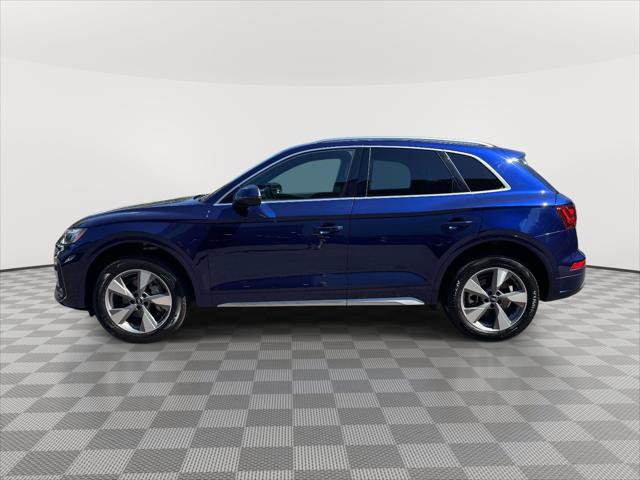 Used 2023 Audi Q5 2.0T Premium w/ Convenience Package AWD/4WD image 4