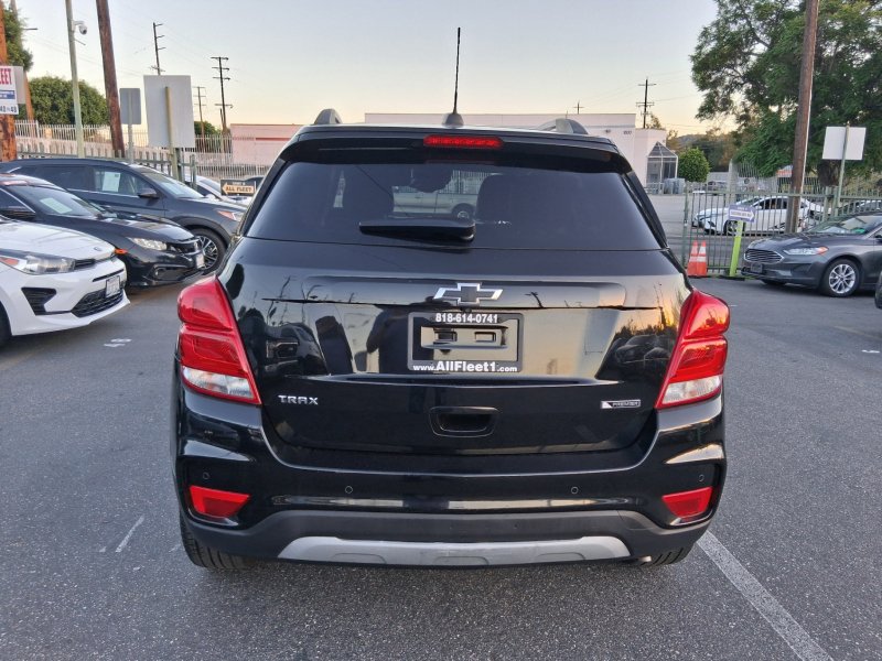 Used 2018 Chevrolet Trax Premier w/ Midnight Edition FWD image 5