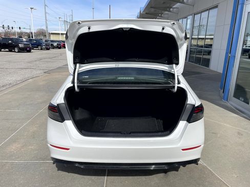 Used 2024 Honda Accord Sport image 8