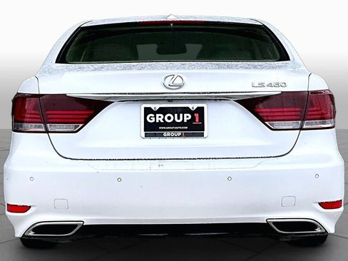 Used 2013 Lexus LS 460 w/ Comfort Pkg RWD image 4