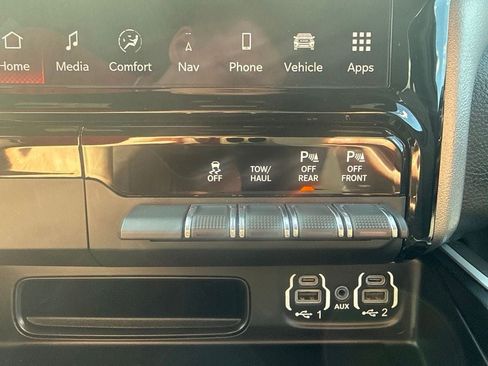 Used 2023 RAM 1500 Big Horn AWD/4WD image 38