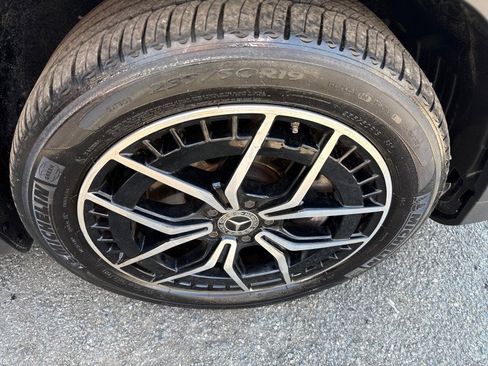 Used 2022 Mercedes-Benz EQB 300 4MATIC image 51