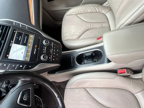 Used 2017 Lincoln MKC Select w/ Select Plus Package image 26