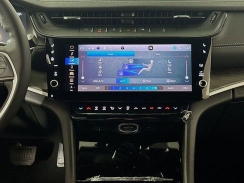 New 2026 Jeep Grand Cherokee L Limited AWD/4WD image 16