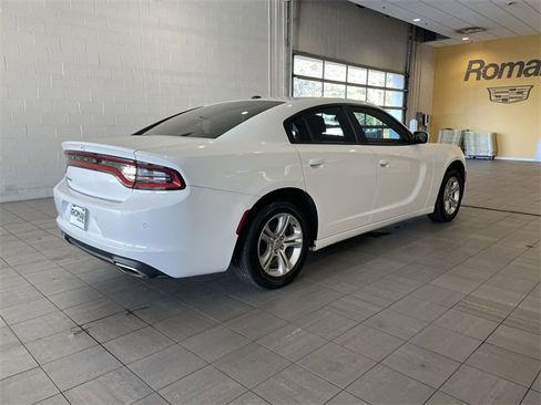 Used 2019 Dodge Charger SXT image 5