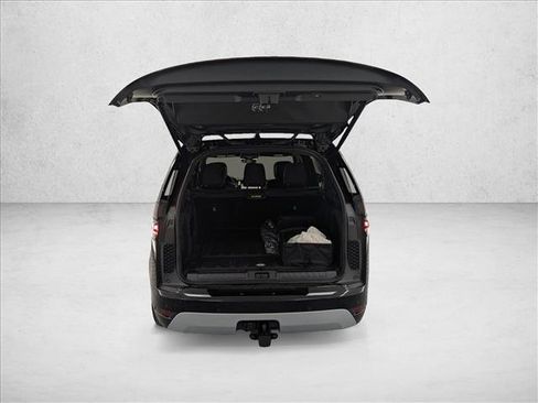 New 2026 Land Rover Discovery Limited Edition image 9
