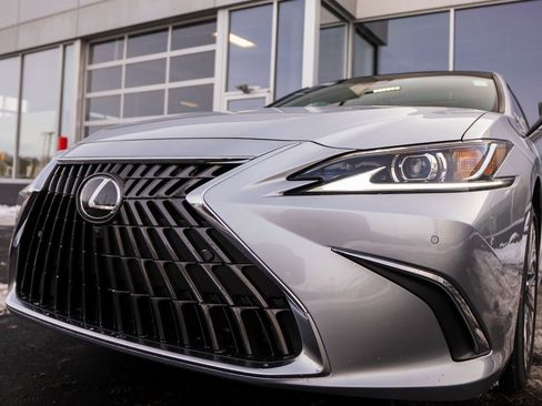 New 2025 Lexus ES 350 Luxury image 9
