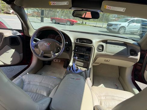 Used 2003 Chevrolet Corvette Coupe w/ Preferred Equipment Group image 27