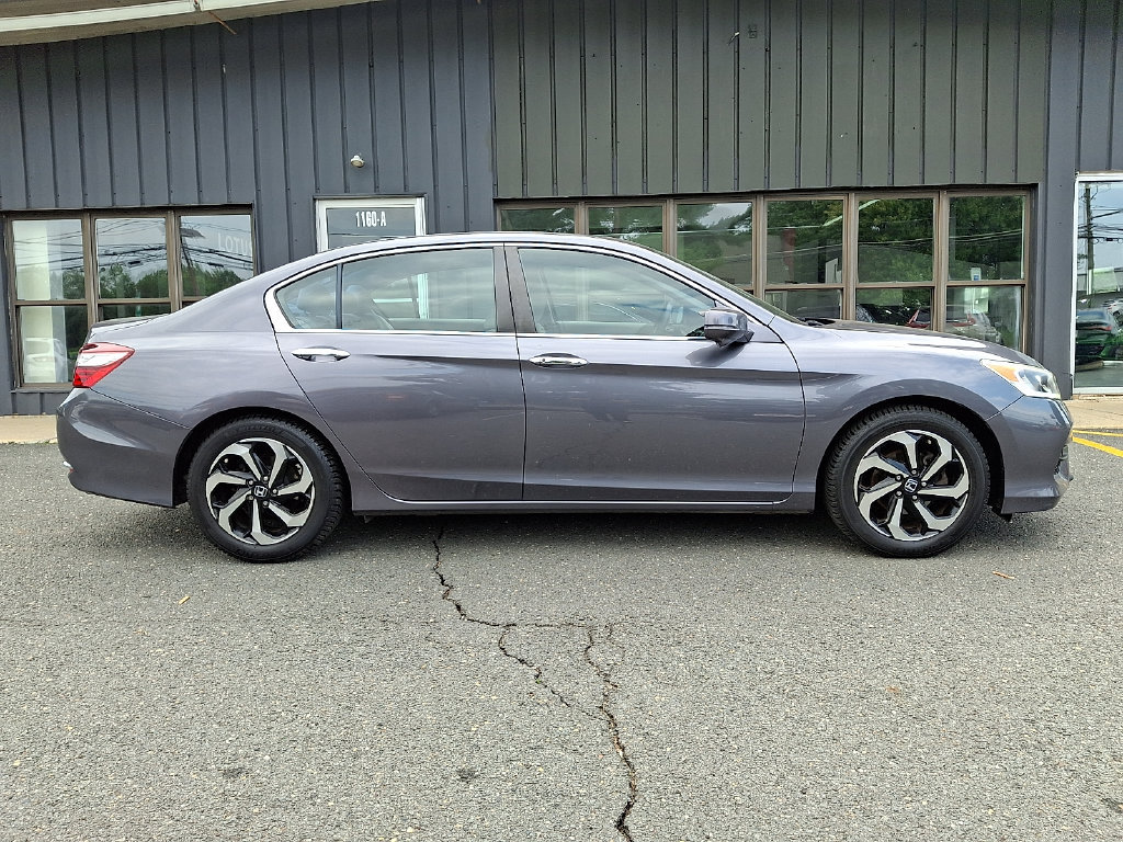 Used 2017 Honda Accord EX image 7