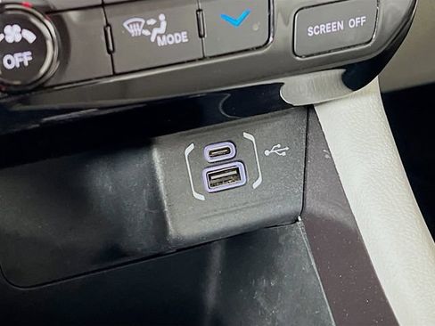 Used 2022 Jeep Compass Latitude w/ Sun and Sound Group AWD/4WD image 20