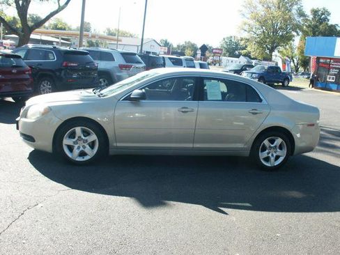 Used 2011 Chevrolet Malibu LS image 2