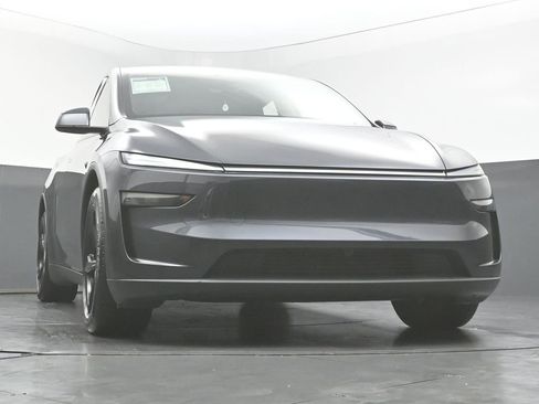 Used 2026 Tesla Model Y Long Range image 47