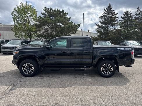 Used 2023 Toyota Tacoma TRD Sport AWD/4WD image 4