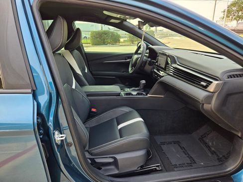 Used 2025 Toyota Camry SE w/ Convenience Package FWD image 24