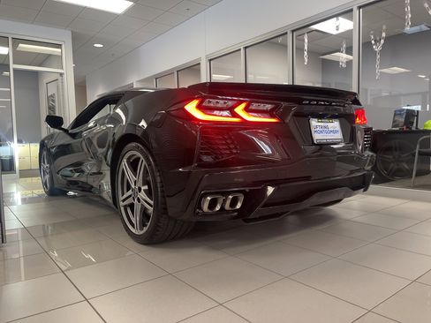 Used 2023 Chevrolet Corvette Stingray Preferred Conv w/ Chrome Exterior Badge Package image 2