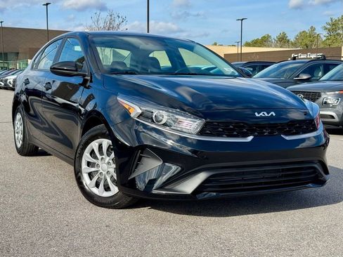 Used 2024 Kia Forte LX image 1