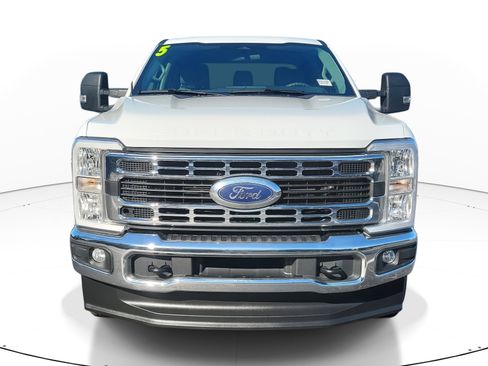 Used 2025 Ford F250 XLT image 2
