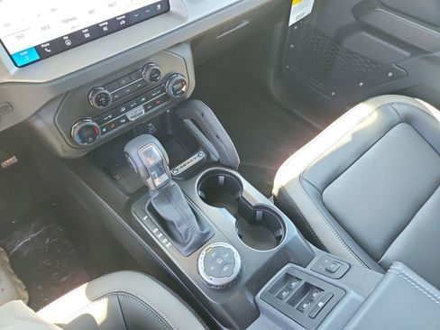New 2026 Ford Bronco Outer Banks AWD/4WD image 17