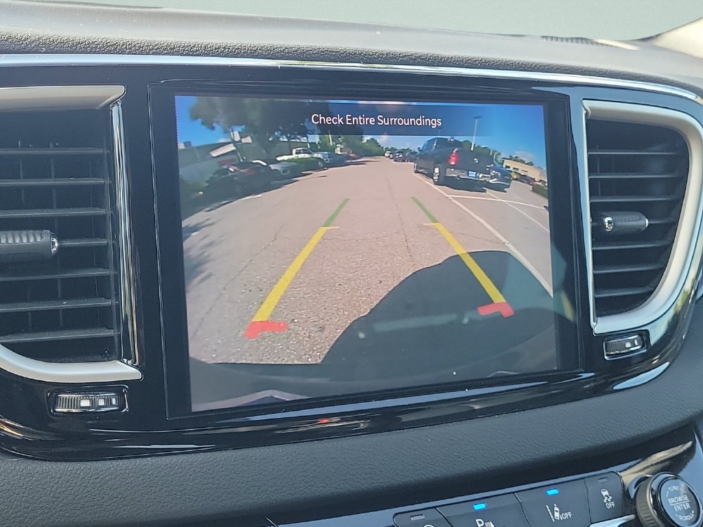 Used 2025 Chrysler Pacifica Select FWD image 18