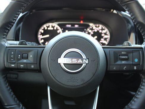 Certified 2022 Nissan Pathfinder SV image 26