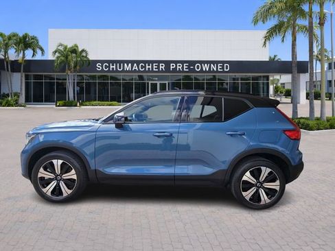 Used 2023 Volvo XC40 Recharge Plus image 4
