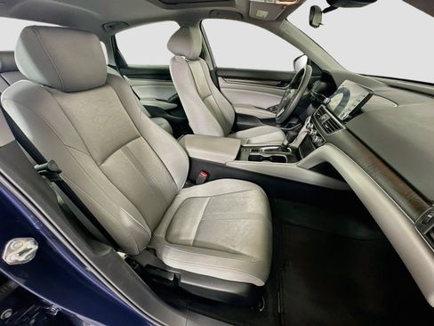 Used 2018 Honda Accord EX image 31