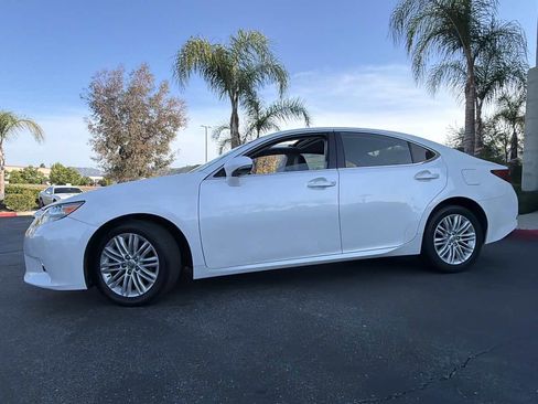 Used 2014 Lexus ES 350 w/ Premium Package FWD image 13