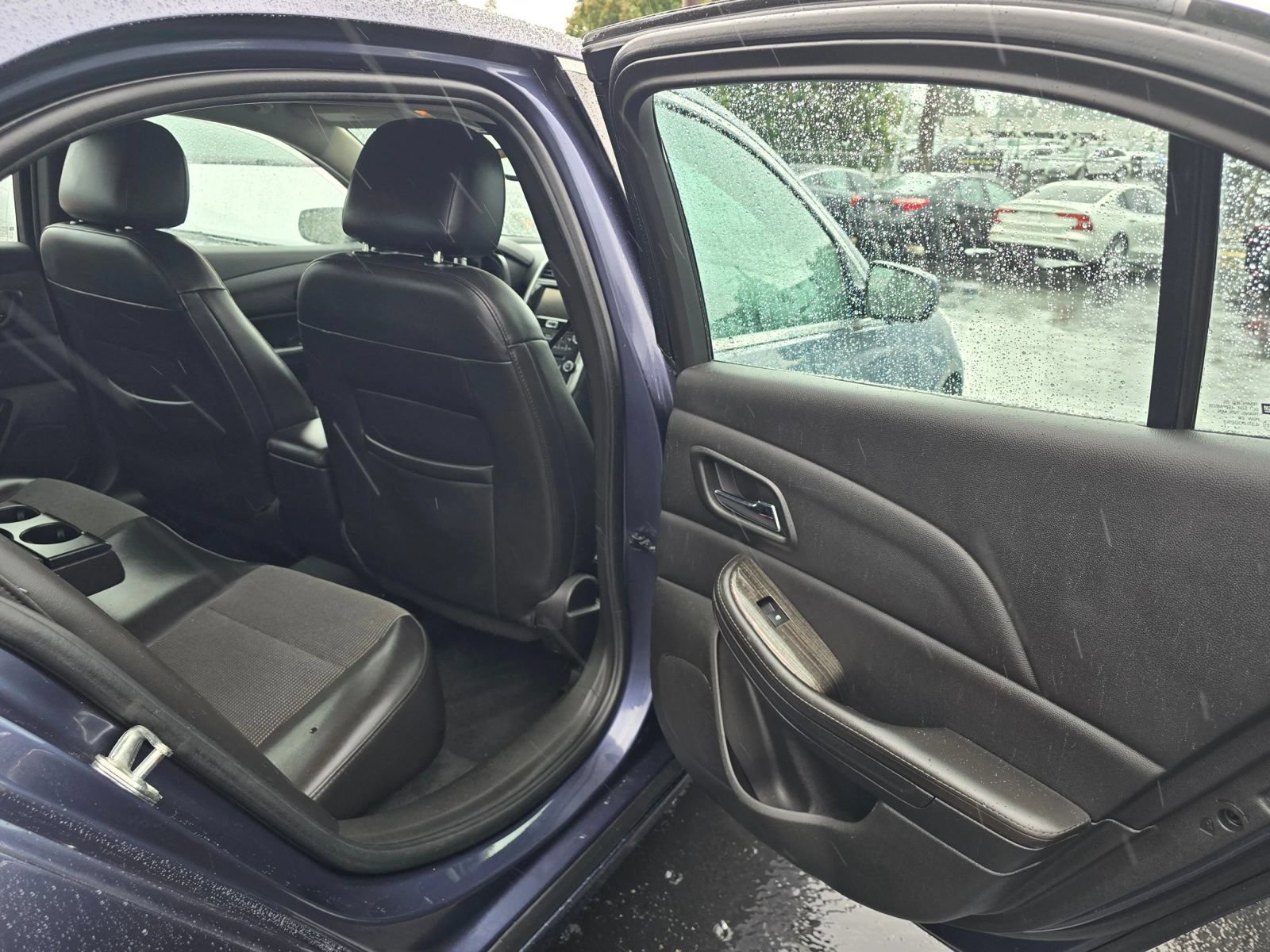 Used 2015 Chevrolet Malibu LT FWD image 12