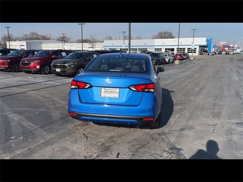Used 2023 Nissan Versa SV image 7