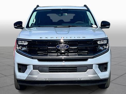 New 2025 Ford Expedition Max Platinum w/ Driver's Package image 3