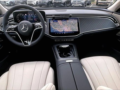 New 2026 Mercedes-Benz E 350 4MATIC Sedan image 5