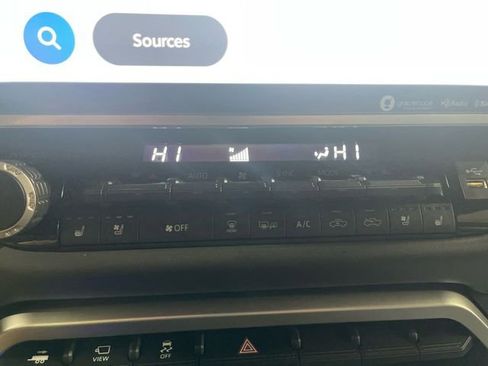 Used 2023 Toyota Tundra Platinum image 18