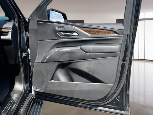 Used 2023 Cadillac Escalade ESV Sport Platinum w/ LPO, ONYX Package AWD/4WD image 19