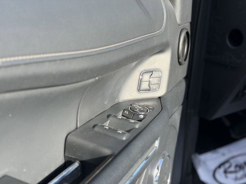 Used 2022 Ford Expedition Max XLT image 25