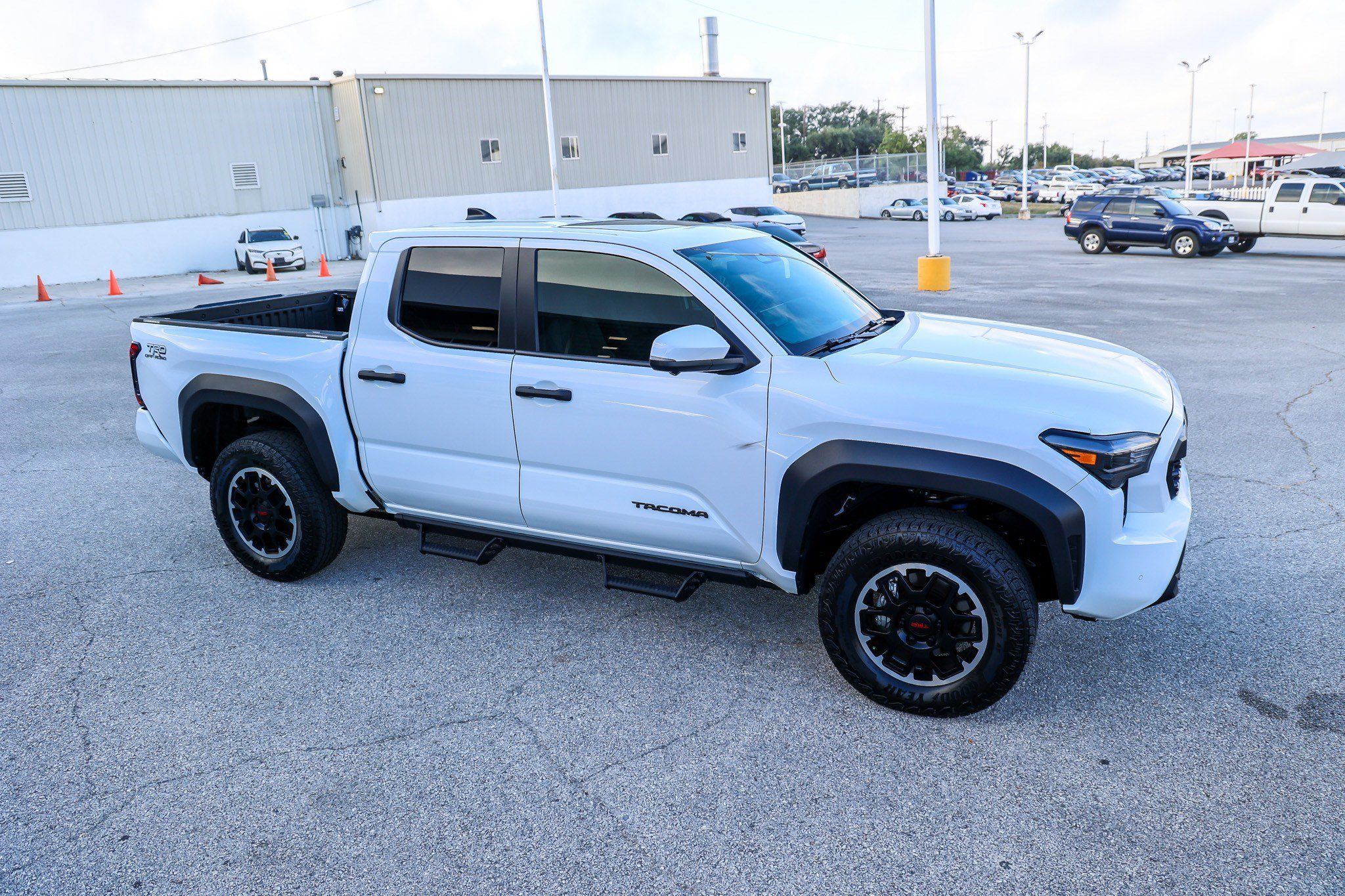 Certified 2026 Toyota Tacoma TRD Off-Road w/ TRD Off Road Premium Package AWD/4WD image 6