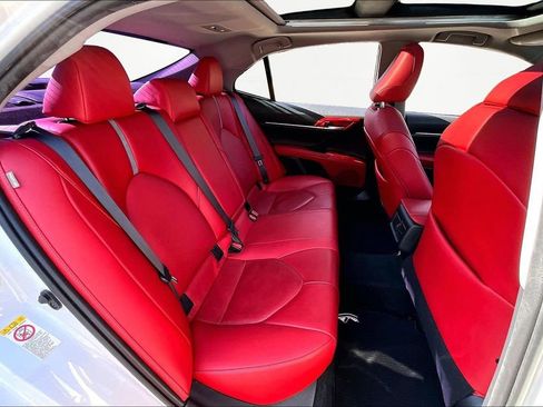 Used 2018 Toyota Camry XSE image 23