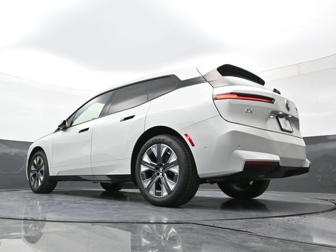 New 2026 BMW iX xDrive45 AWD/4WD image 25