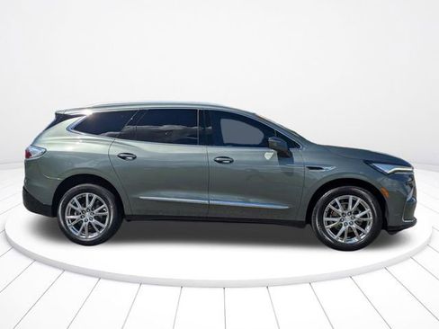 Used 2022 Buick Enclave Essence w/ Experience Buick Package image 9