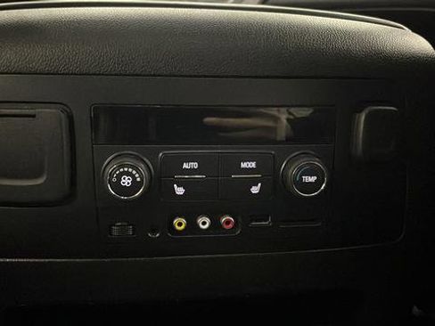 Used 2016 GMC Yukon XL SLT w/ Open Road Package AWD/4WD image 39