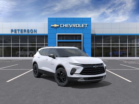 New 2026 Chevrolet Blazer LT w/ Sound & Technology Package AWD/4WD image 2