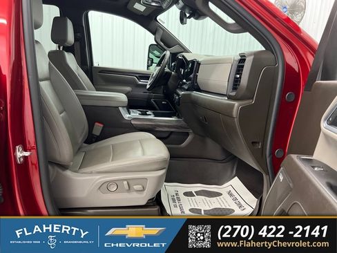 Used 2025 Chevrolet Silverado 3500 LTZ w/ LTZ Premium Package AWD/4WD image 15