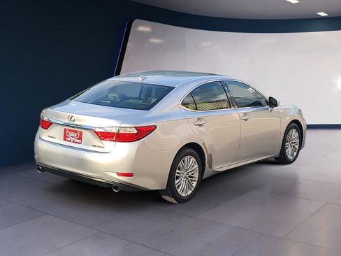 Used 2013 Lexus ES 350 w/ Luxury Pkg FWD image 5